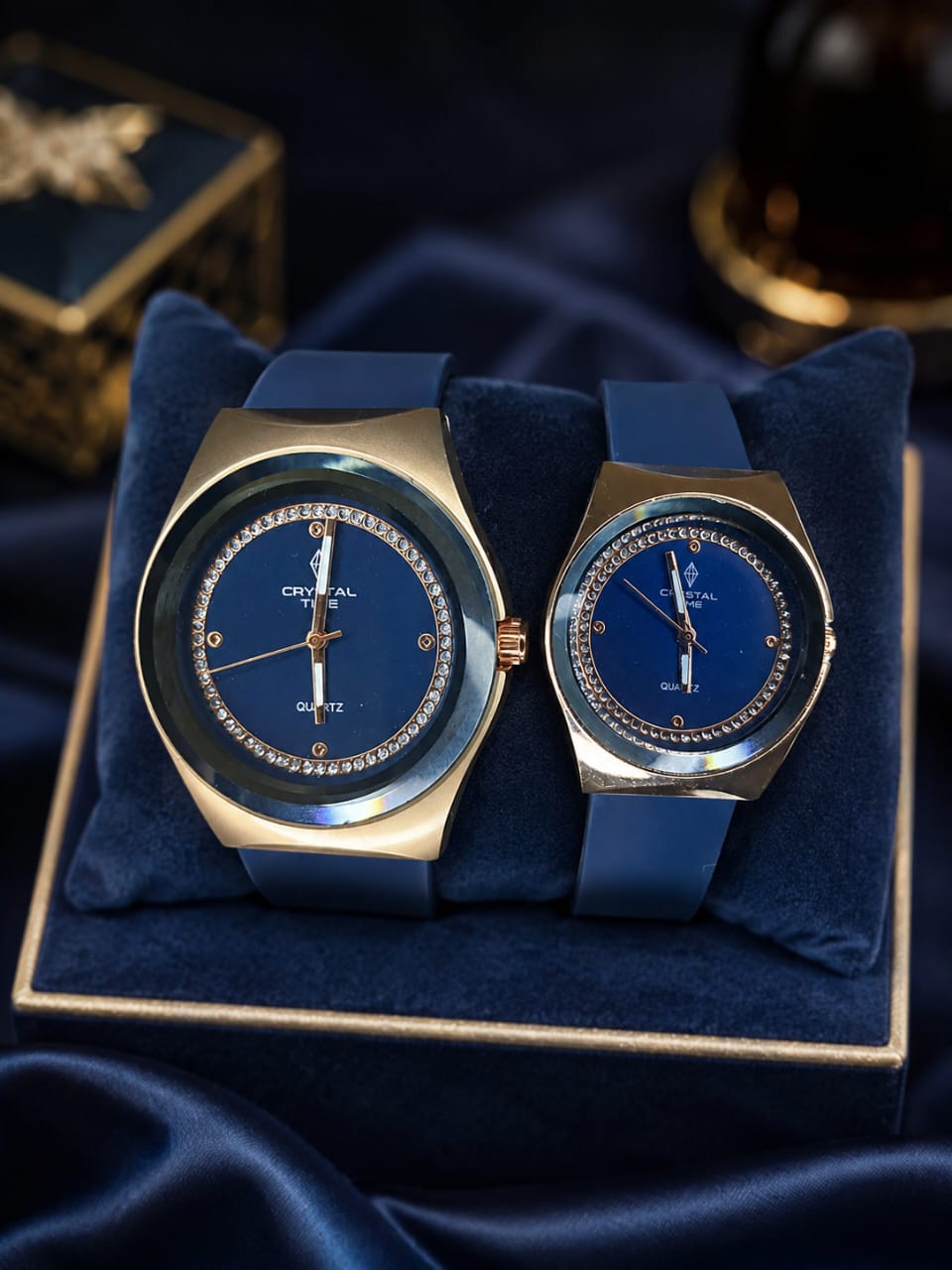 Couple watch silicon strap magnet lock