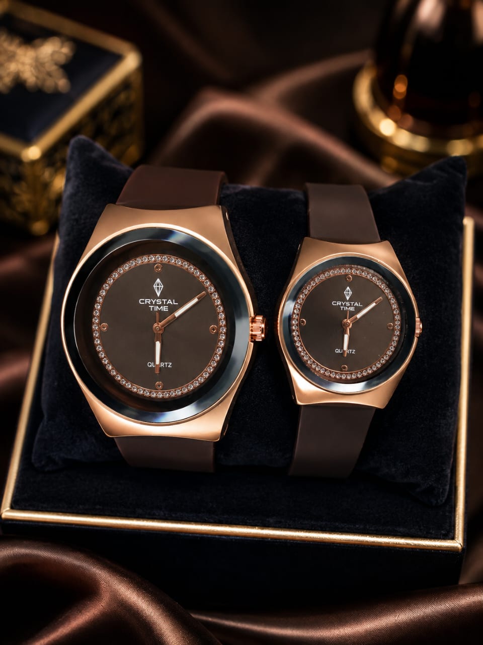 Couple watch silicon strap magnet lock